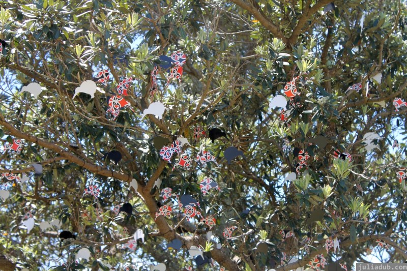 NZ Sculpture OnShore Nov 2012 (120) Turtle Donna Sarten's 'Black, white and red all over'