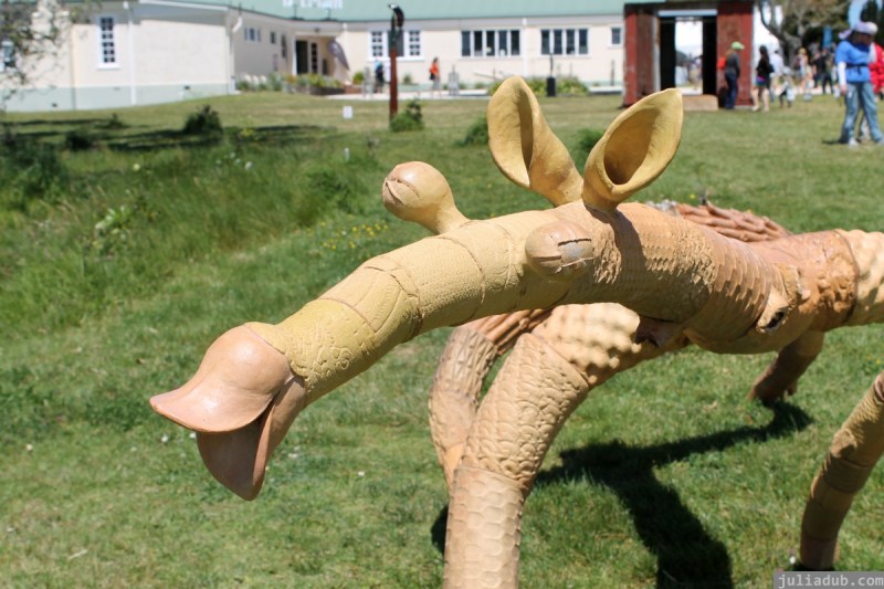 NZ Sculpture OnShore Nov 2012 (84) Phil Bonham 'Twig'