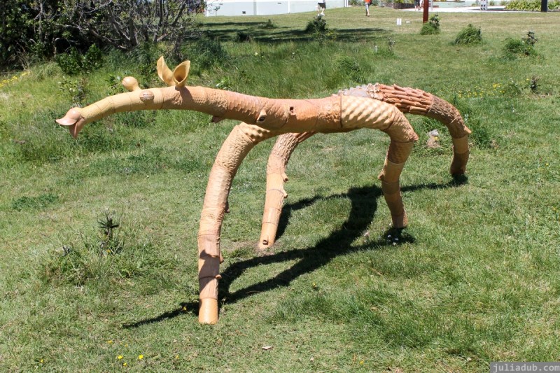 NZ Sculpture OnShore Nov 2012 (85) Phil Bonham 'Twig'